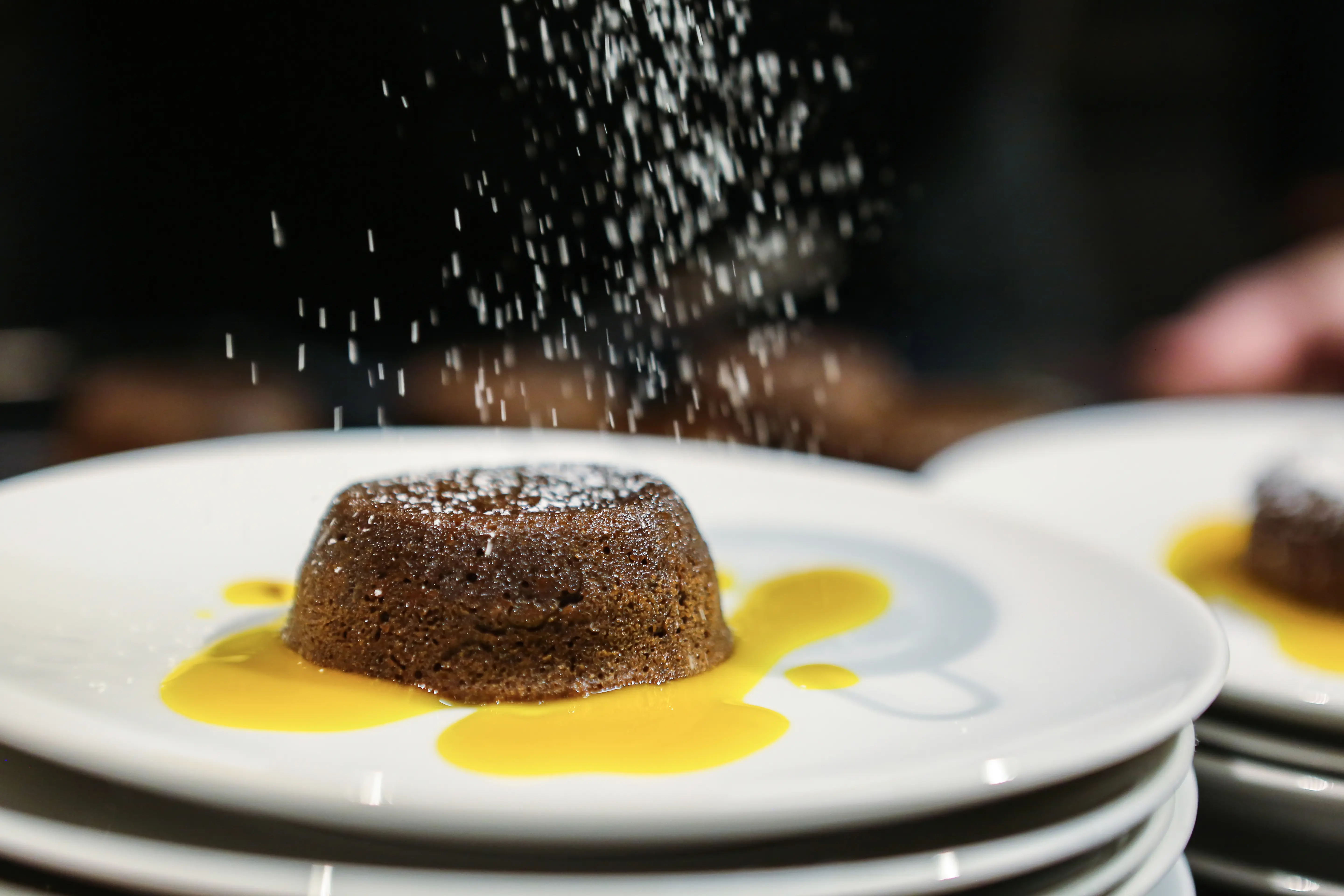 Lavakuchen mit Mangosauce